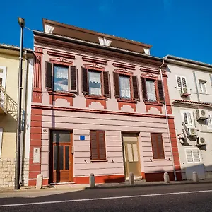 Rene Apartman